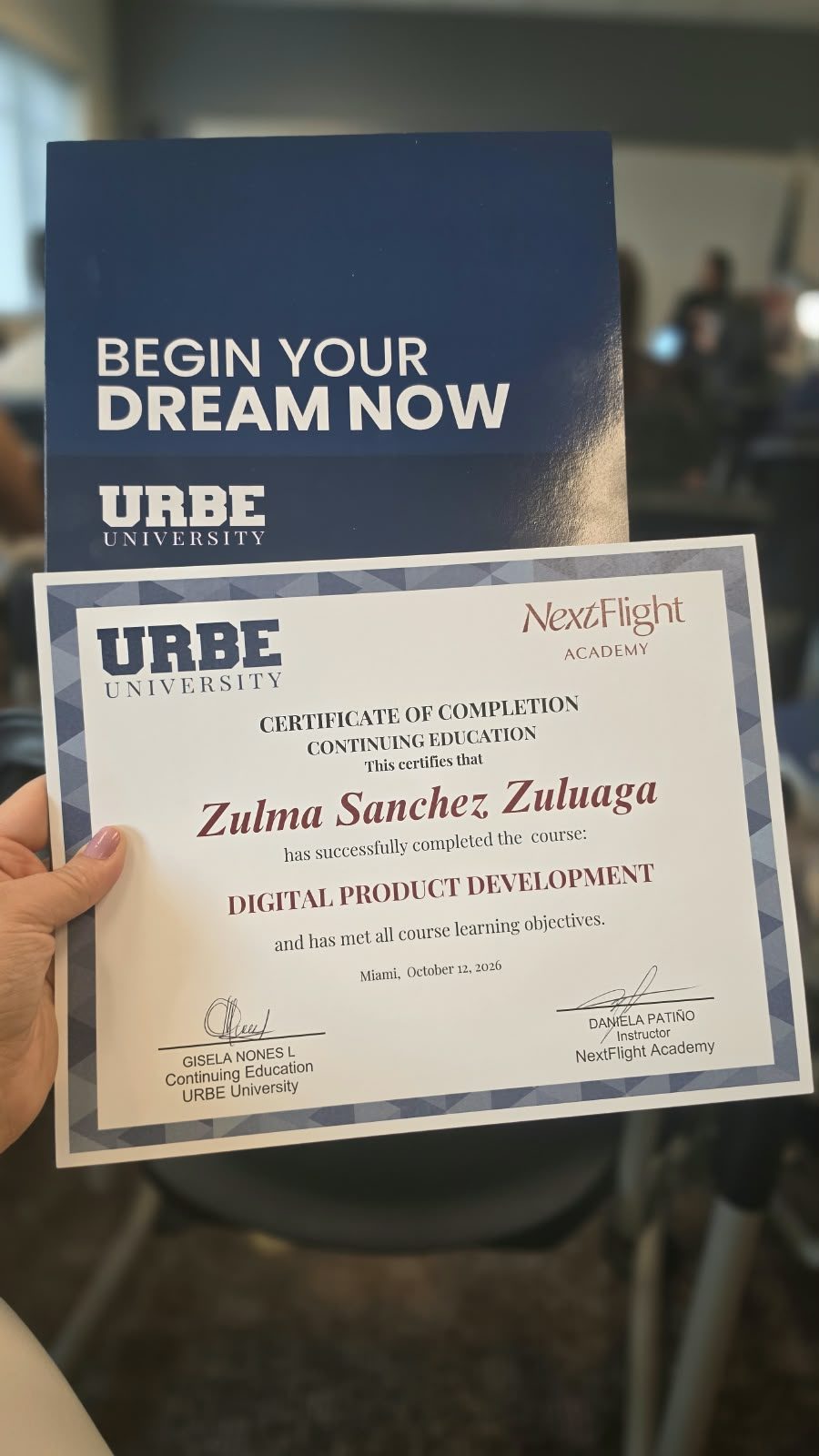 Certificado de educación continua de URBE University y NextFlight Academy en Digital Product Development